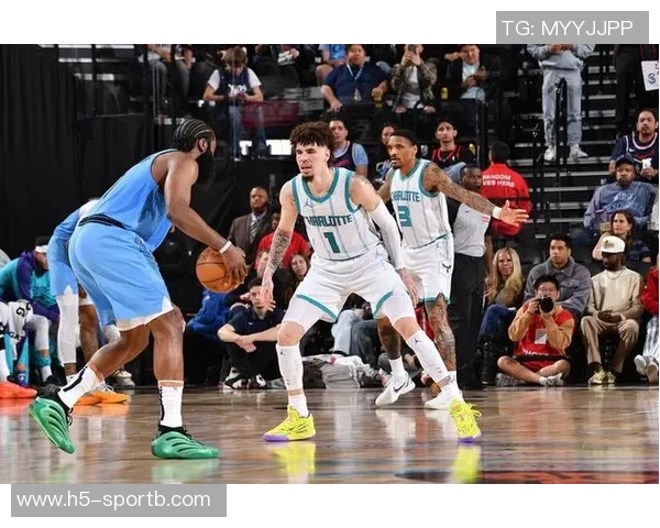 三球未来去向分析快船或拼首轮选秀开拓者互换潜力火箭用老范平衡阵容